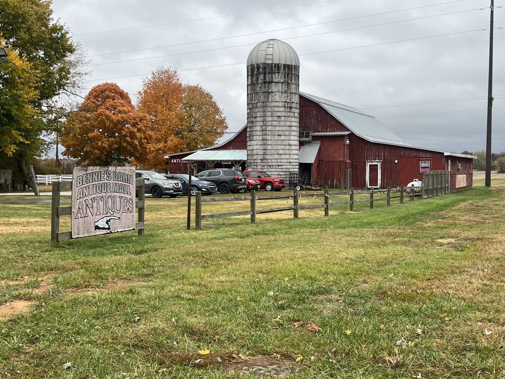Bennie's Barn Antique Mall